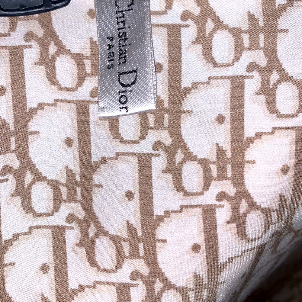 Christian Dior Paris  100% Silk  Scarf made in Italy 🇮🇹 Luxurious - Huge Size - Picture 7 of 10
